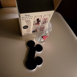 4 peek -a-boo Disney Mickey Mouse can shaped tumblers with straws